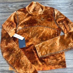 Wilfred free Aritzia burnt orange velvet long sleeved top. Size 0.